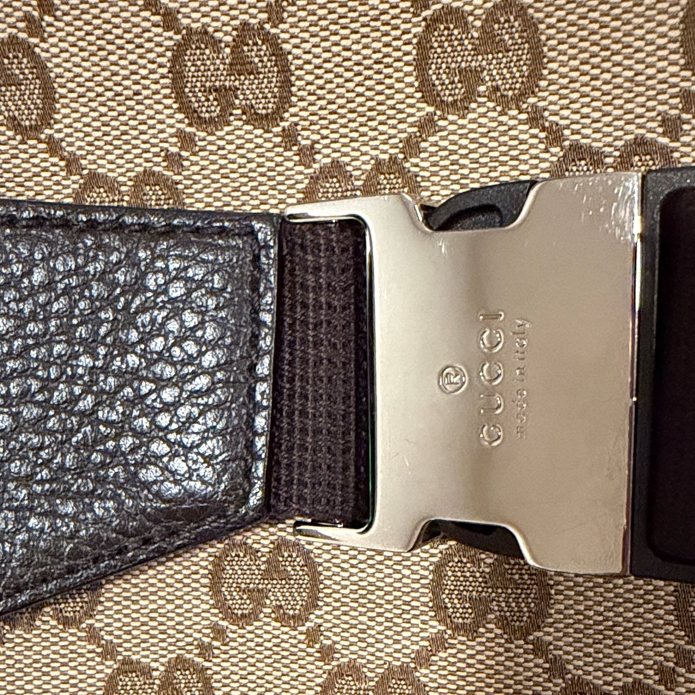 Gucci Beige and Brown Monogram Belt Bag - Picture 4 of 9